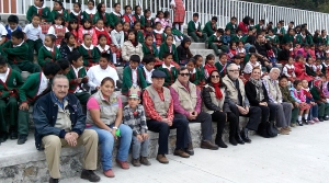 Niños de San Juan Tlacotenco con Rotrarios del Club